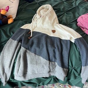 Wanakome size large woman’s sweatshirt